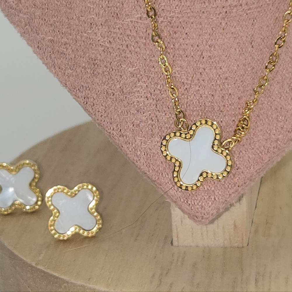 Elegant Gold Tone and White Clover Jewelry Set
